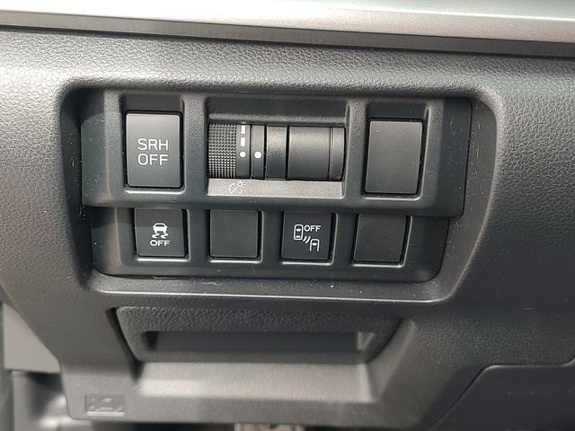 Used 2019 Gray Subaru 2.0i Limited image 24