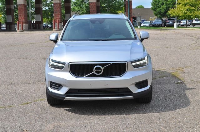 Used 2019 Silver Volvo Momentum image 8