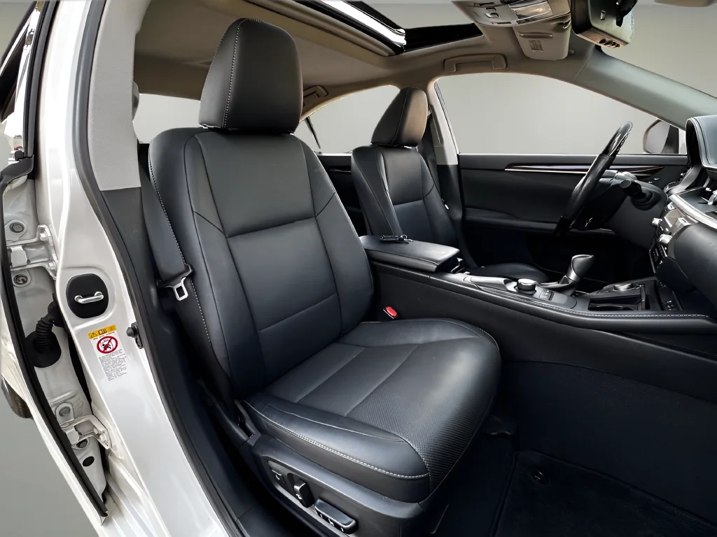 Used 2017 White Lexus 350 image 22