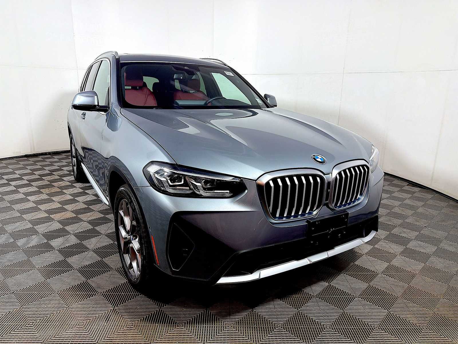Certified Used 2024 Skyscraper Grey Metallic BMW xDrive30i image 2