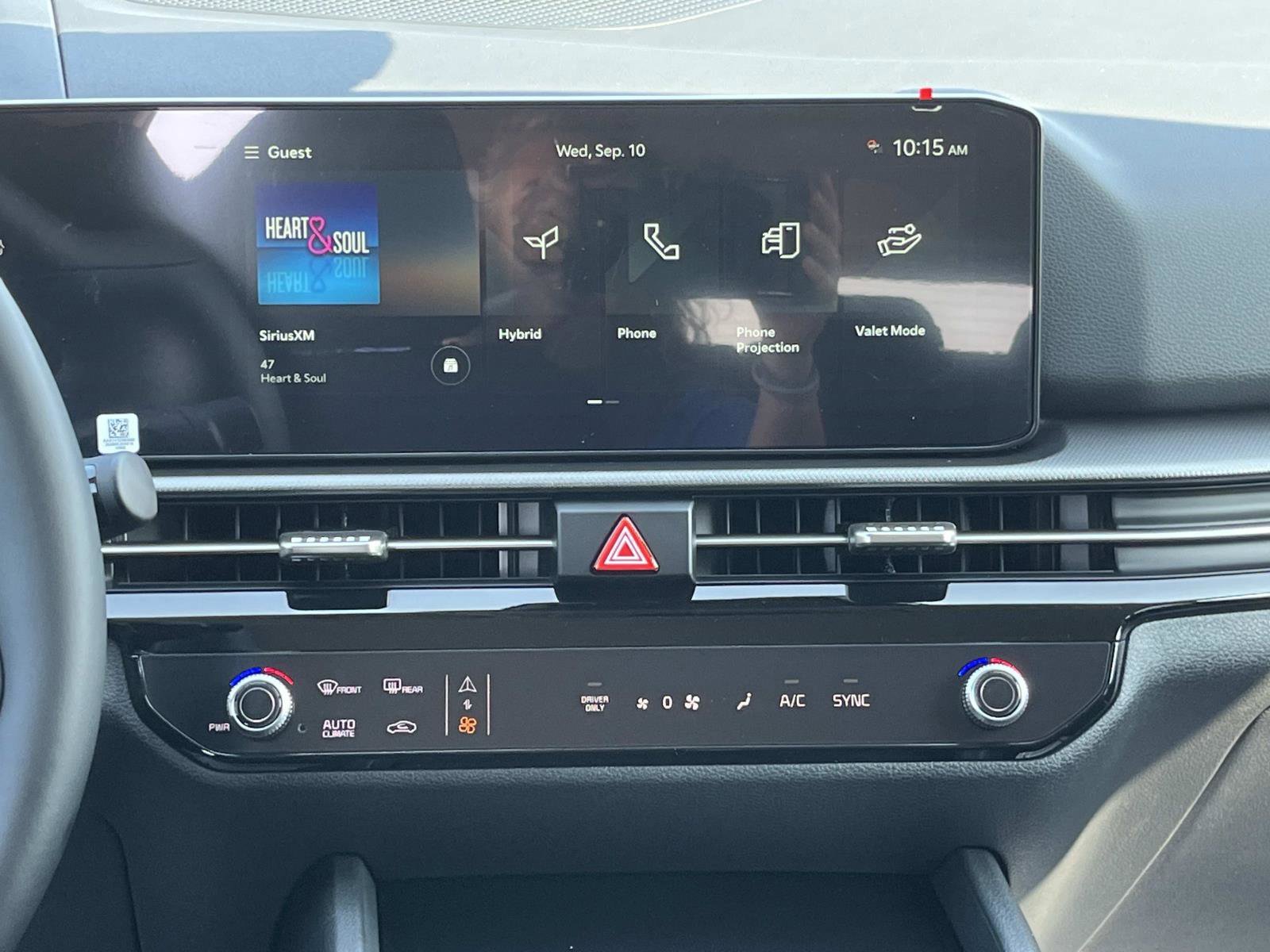 New 2026 Snow White Pearl Kia S image 15