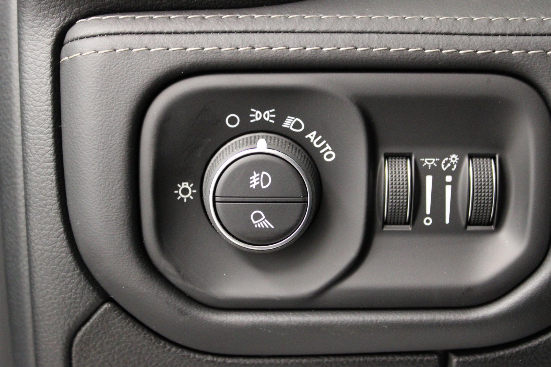 2026 RAM 1500 Limited - Photo 33