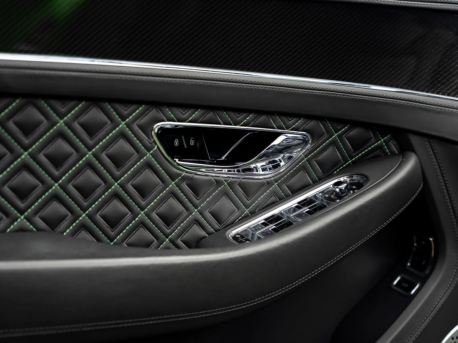 Used 2021  Bentley V8 image 59