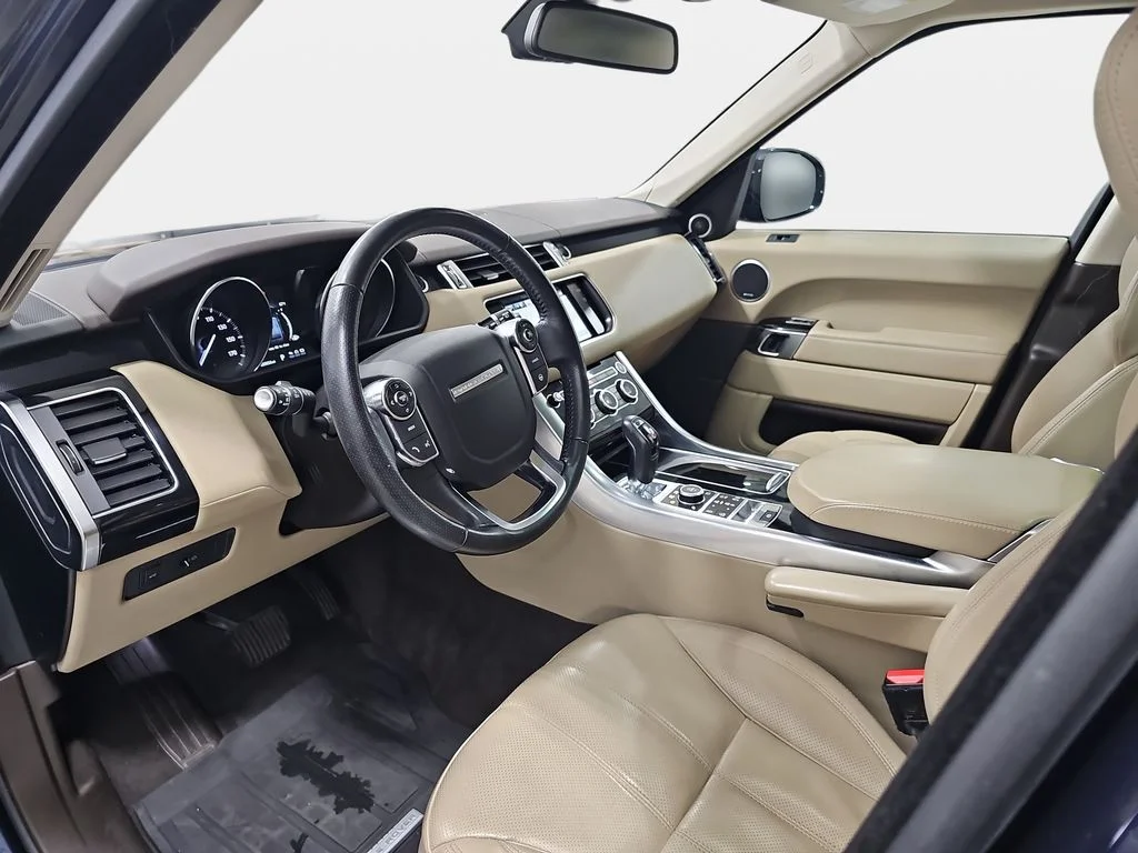 Used 2016 Blue Land Rover HSE Td6 image 18