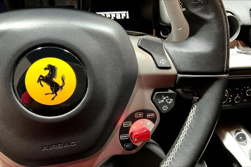 Used 2016 Bianco Avus Ferrari Berlinetta image 11