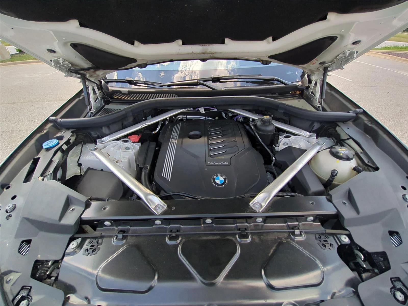 Used 2022 Alpine White BMW sDrive40i image 42