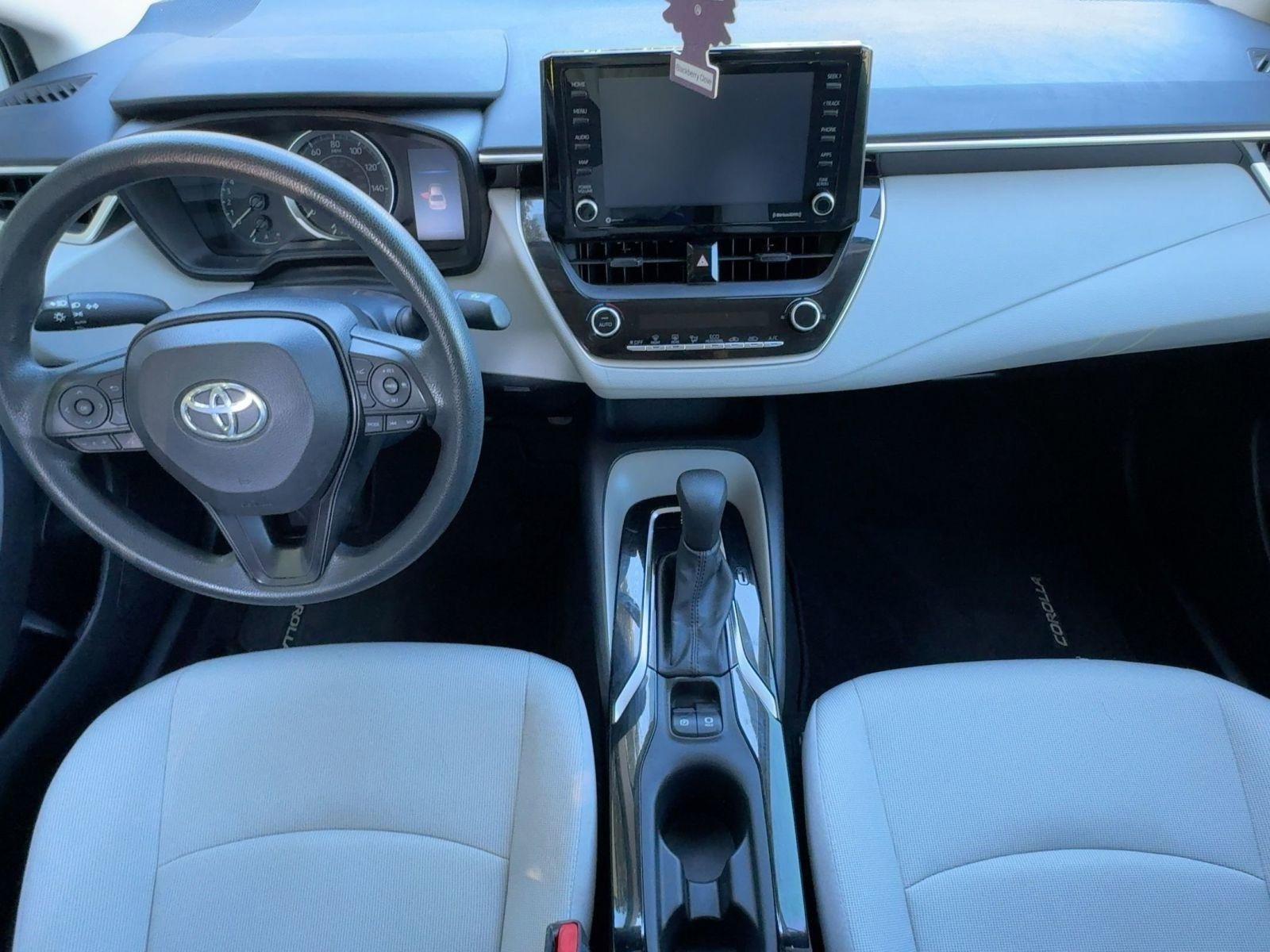 2022 Toyota Corolla LE photo 4