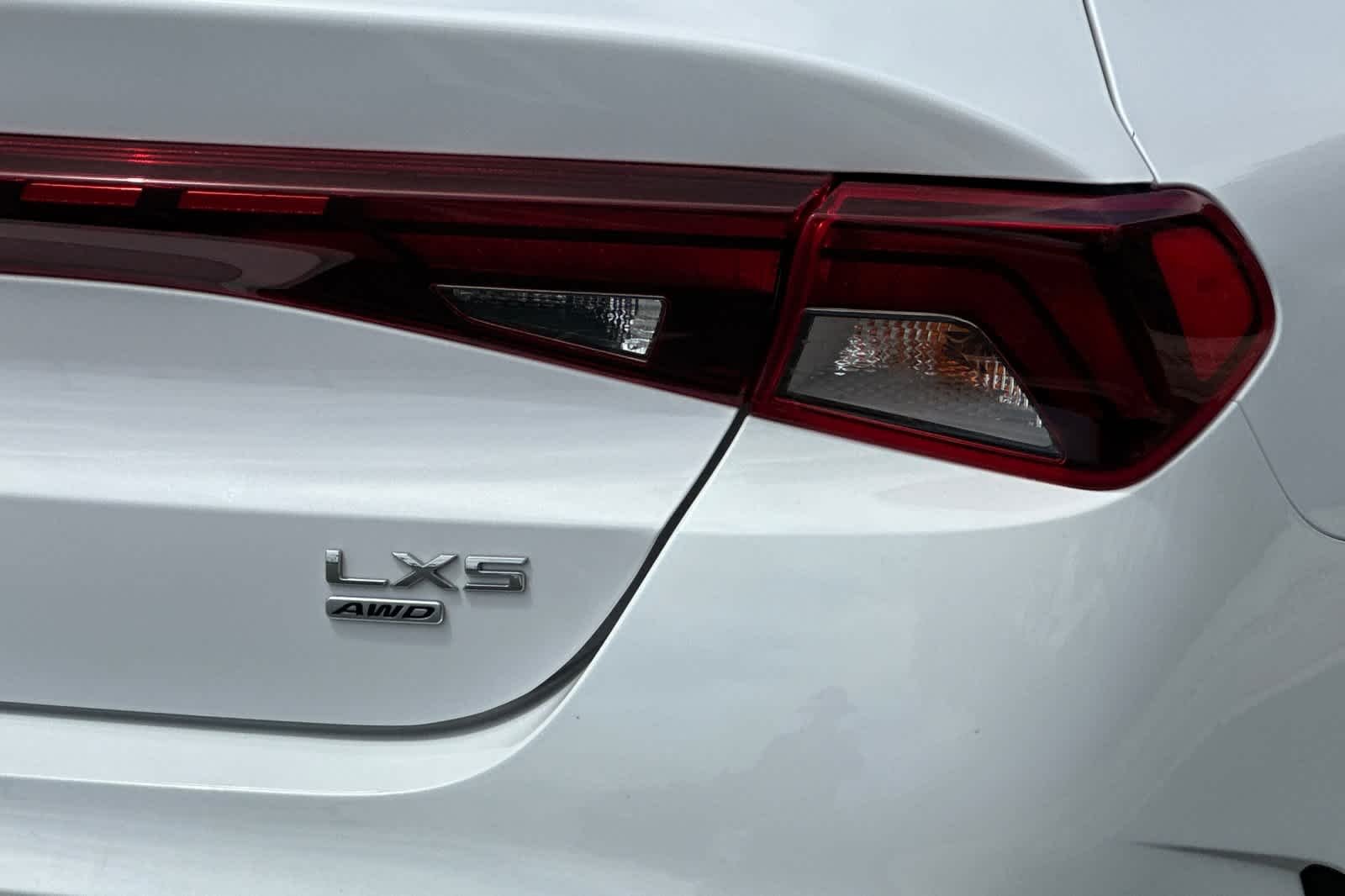 Used 2021 Glacial White Pearl Kia LXS image 25