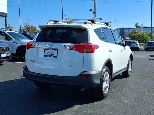 Used 2015 Toyota RAV4 LE with VIN JTMBFREV4FJ028189 for sale in Creve Coeur, MO