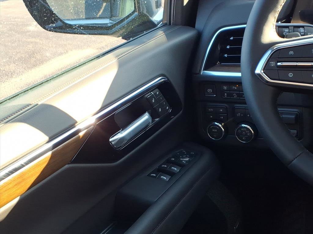 2026 Chevrolet Suburban High Country - Photo 12