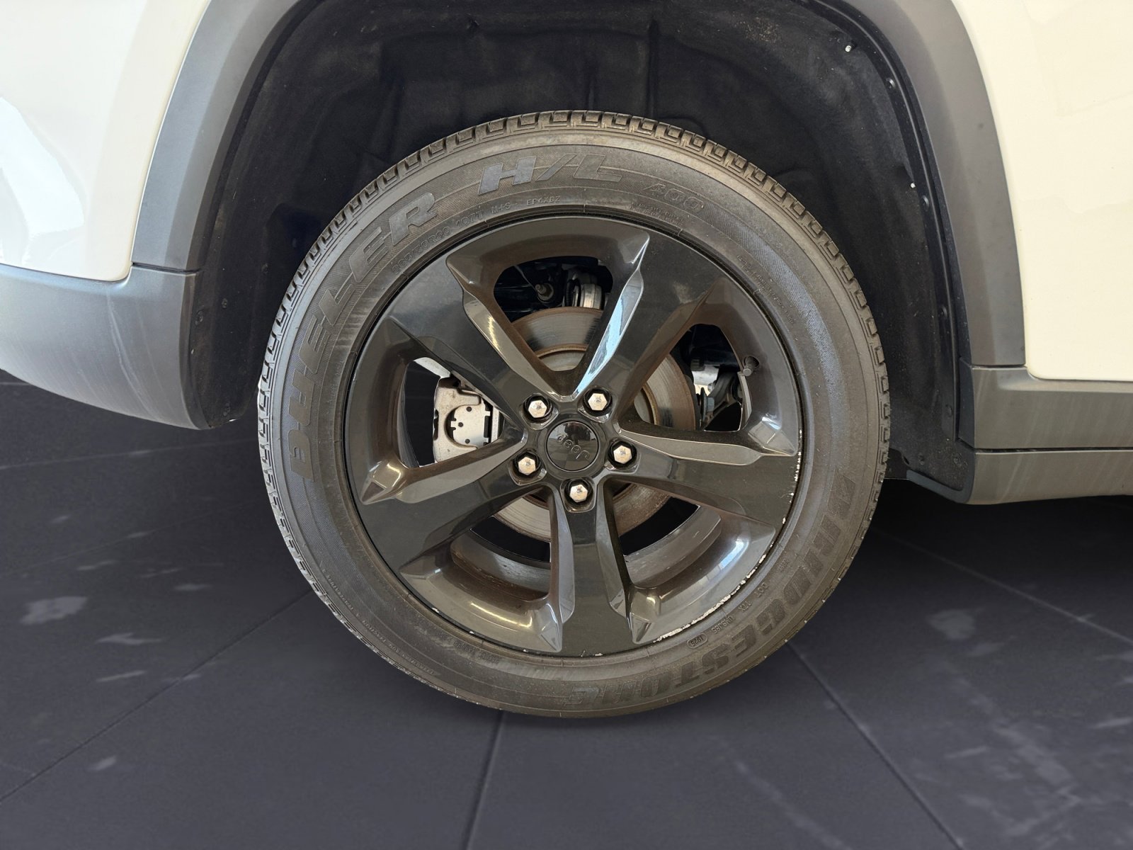Certified Used 2023 Bright White Clearcoat Jeep Altitude image 46