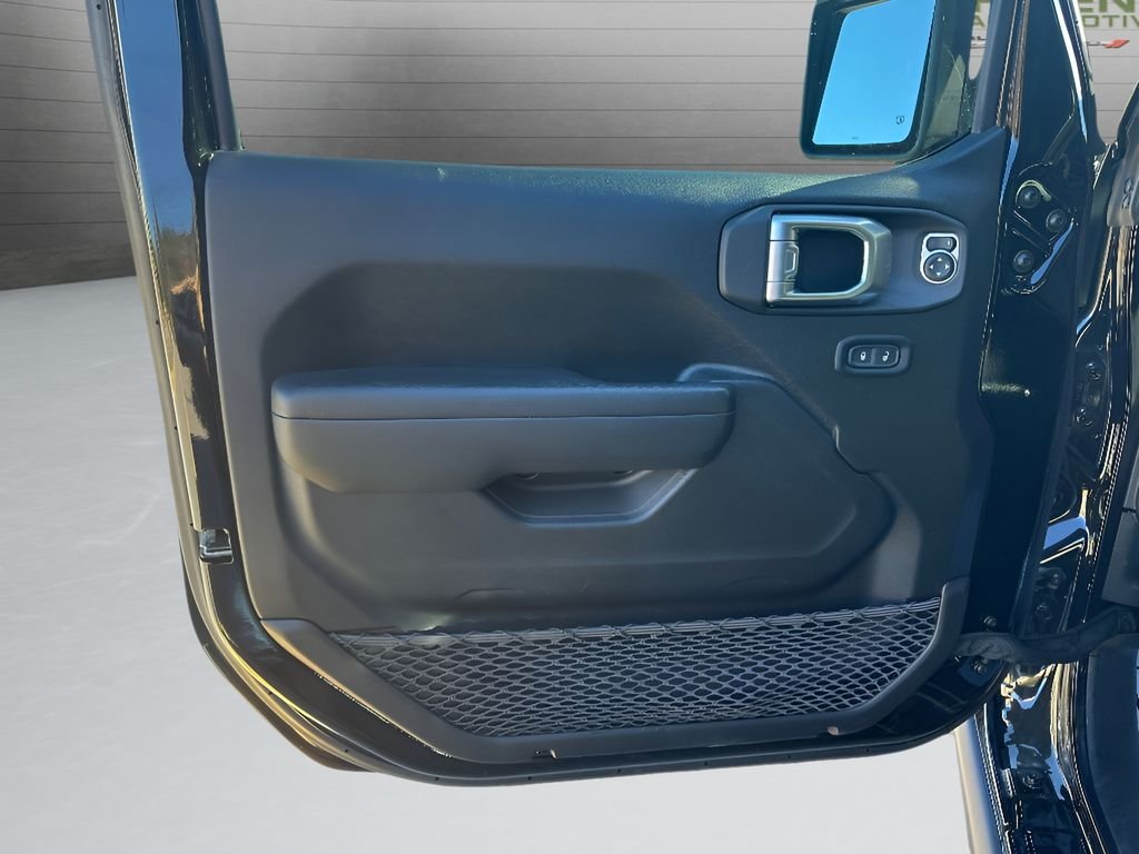 Certified Used 2023 Black Clearcoat Jeep Freedom image 10