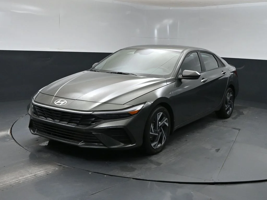 Certified Used 2025 Gray Hyundai SEL Sport image 6