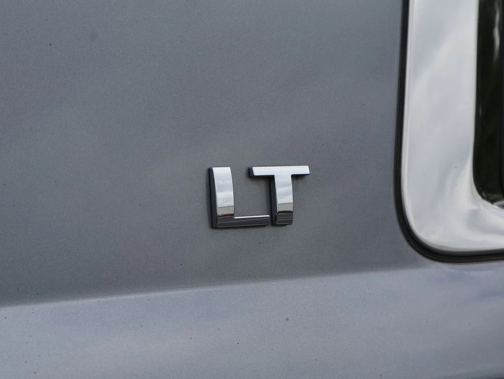 Used 2018 Gray Chevrolet LT image 8