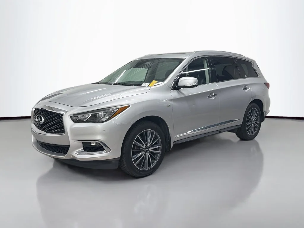 Used 2019 Silver INFINITI LUXE image 2
