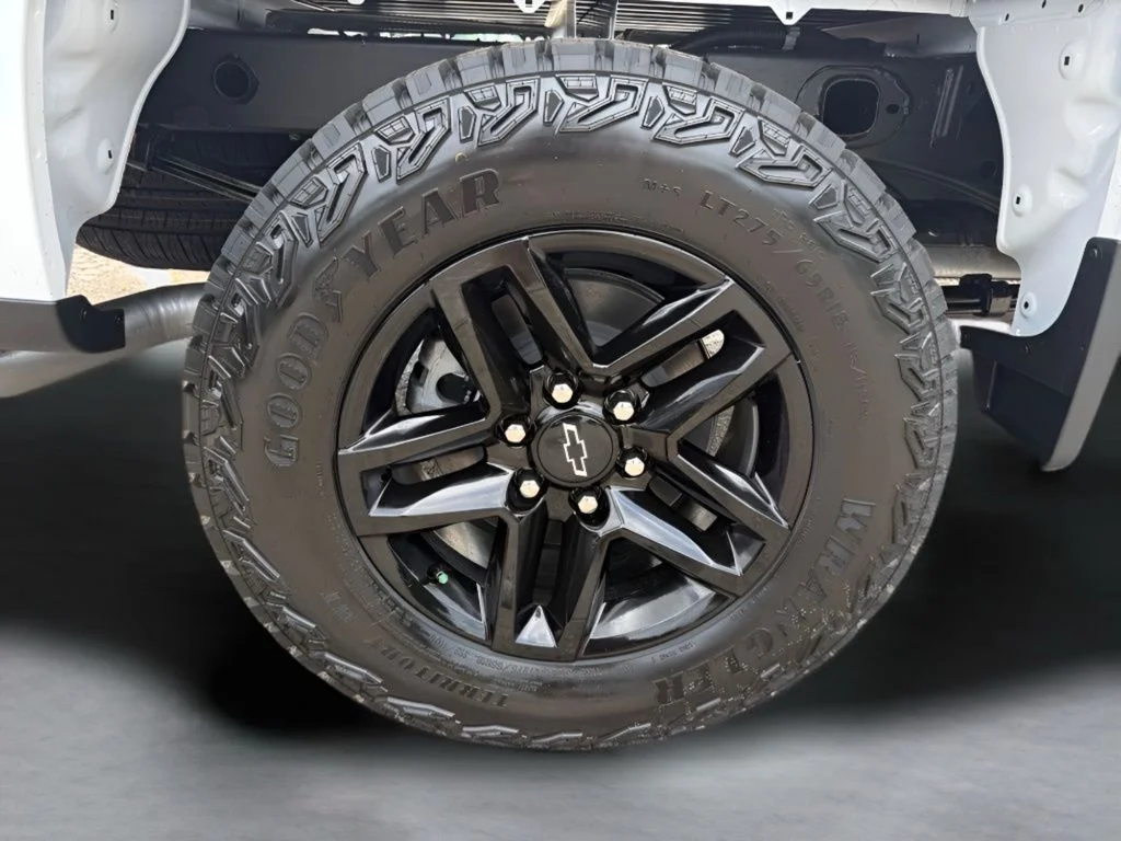 New 2026 White Chevrolet Custom Trail Boss image 31