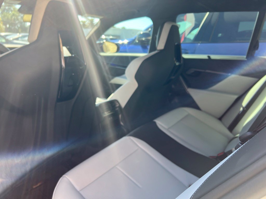 Used 2025 Alpine White BMW Base image 10