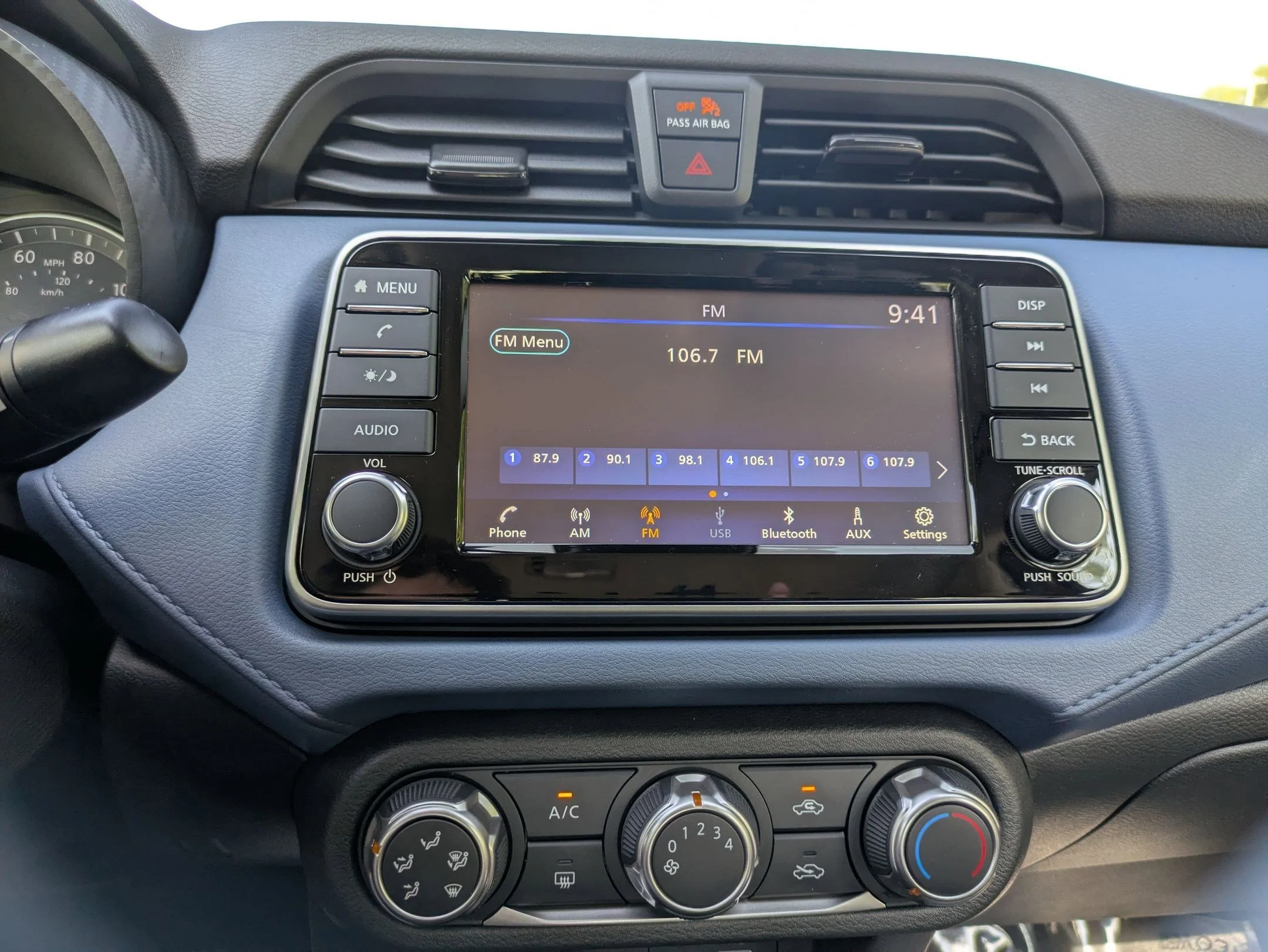 2025 Nissan Versa Sedan SV - Photo 14