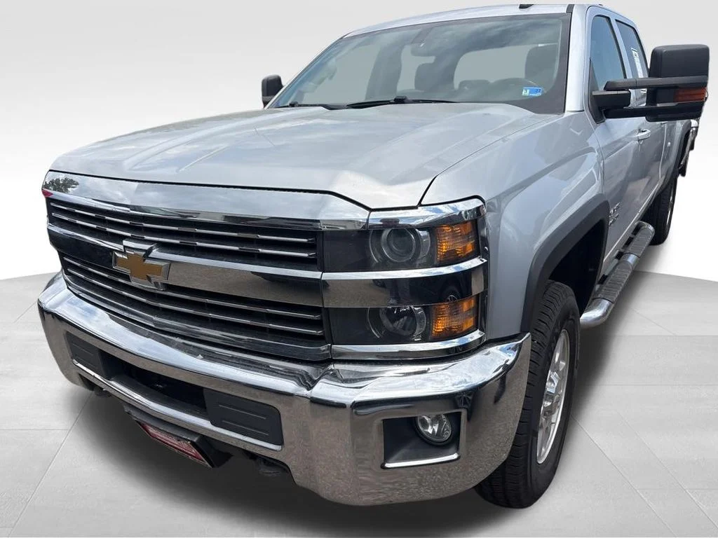 Used 2016 Silver Chevrolet LT image 12
