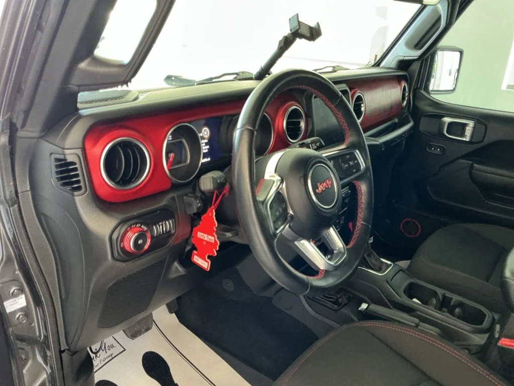 Used 2022 Crystal Metallic Jeep Rubicon image 13