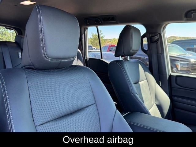 Used 2025 Wind Chill Pearl Toyota Base image 29