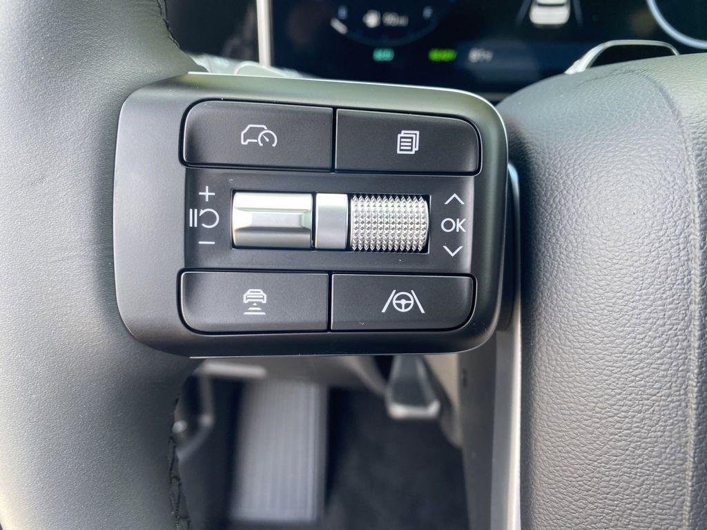 New 2024 Silver Hyundai Calligraphy FWD image 25