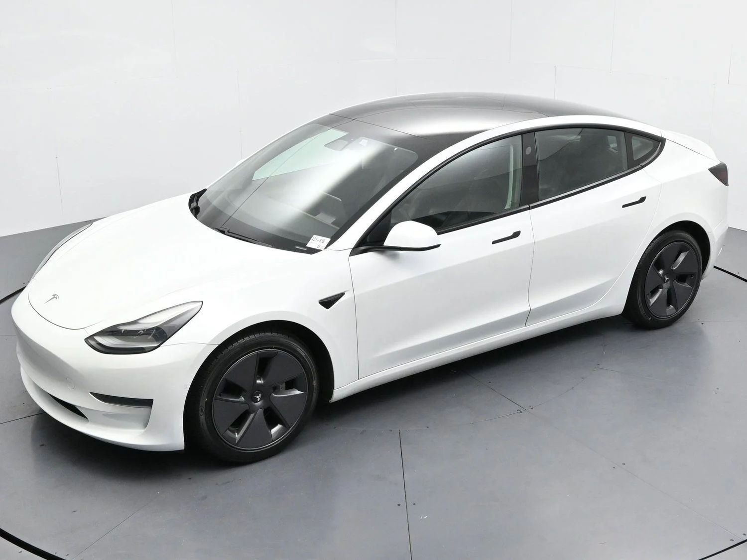 Used 2021 Pearl White Multi-Coat Tesla Standard Range Plus image 38