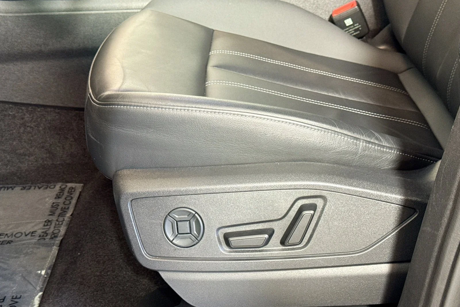 Used 2025 Mythos Balck Audi Premium image 17