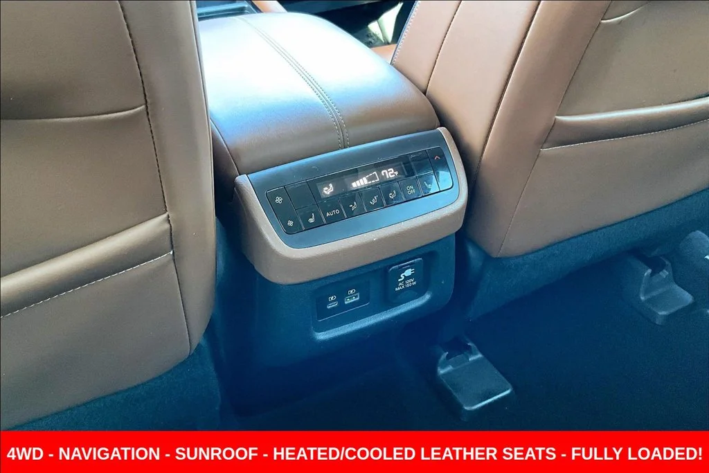 Used 2022 White Nissan Platinum image 10