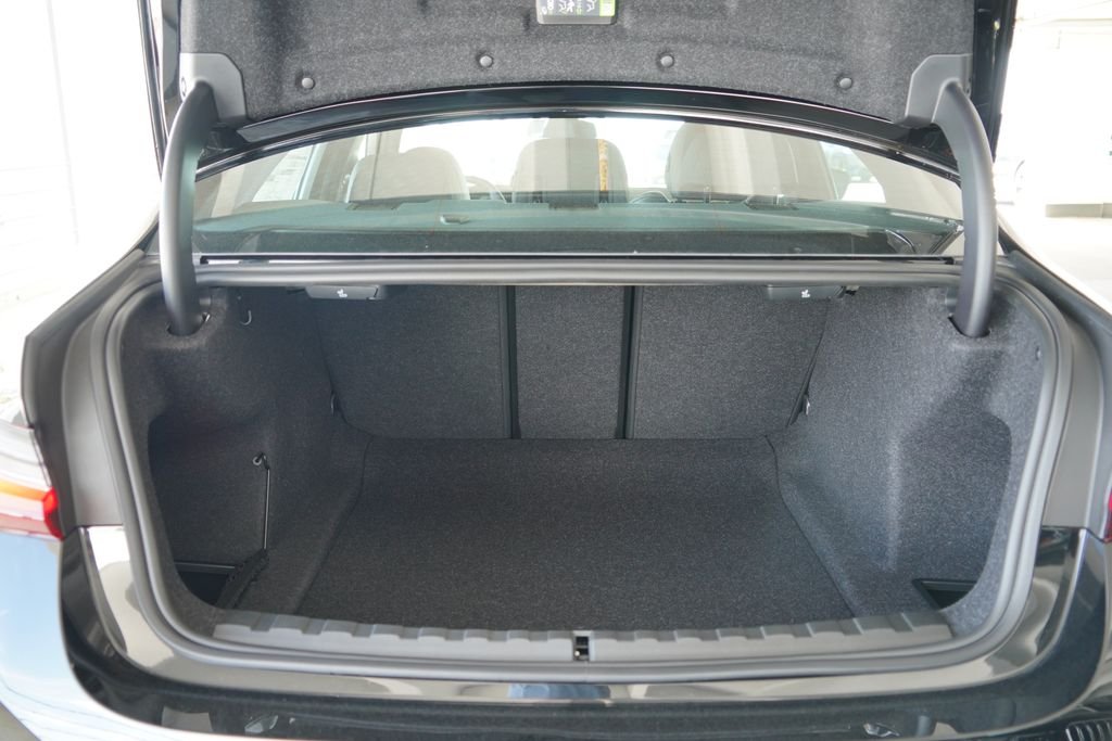 New 2026 Jet Black BMW 330i image 20