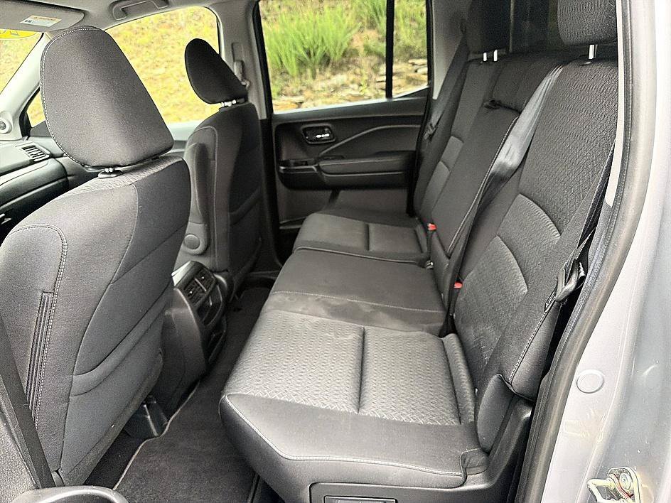 Used 2019 Lunar Silver Metallic Honda Sport image 12