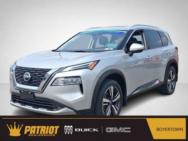 Used 2021 Silver Nissan Platinum image 1