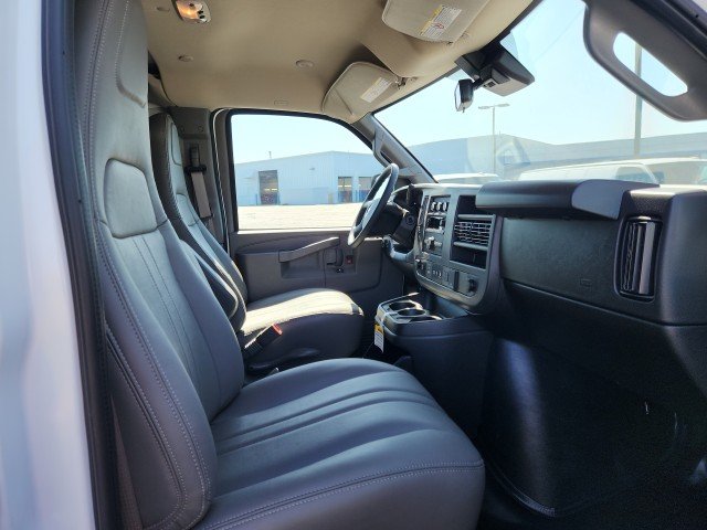 2025 Chevrolet Express Cargo Work Van - Photo 8