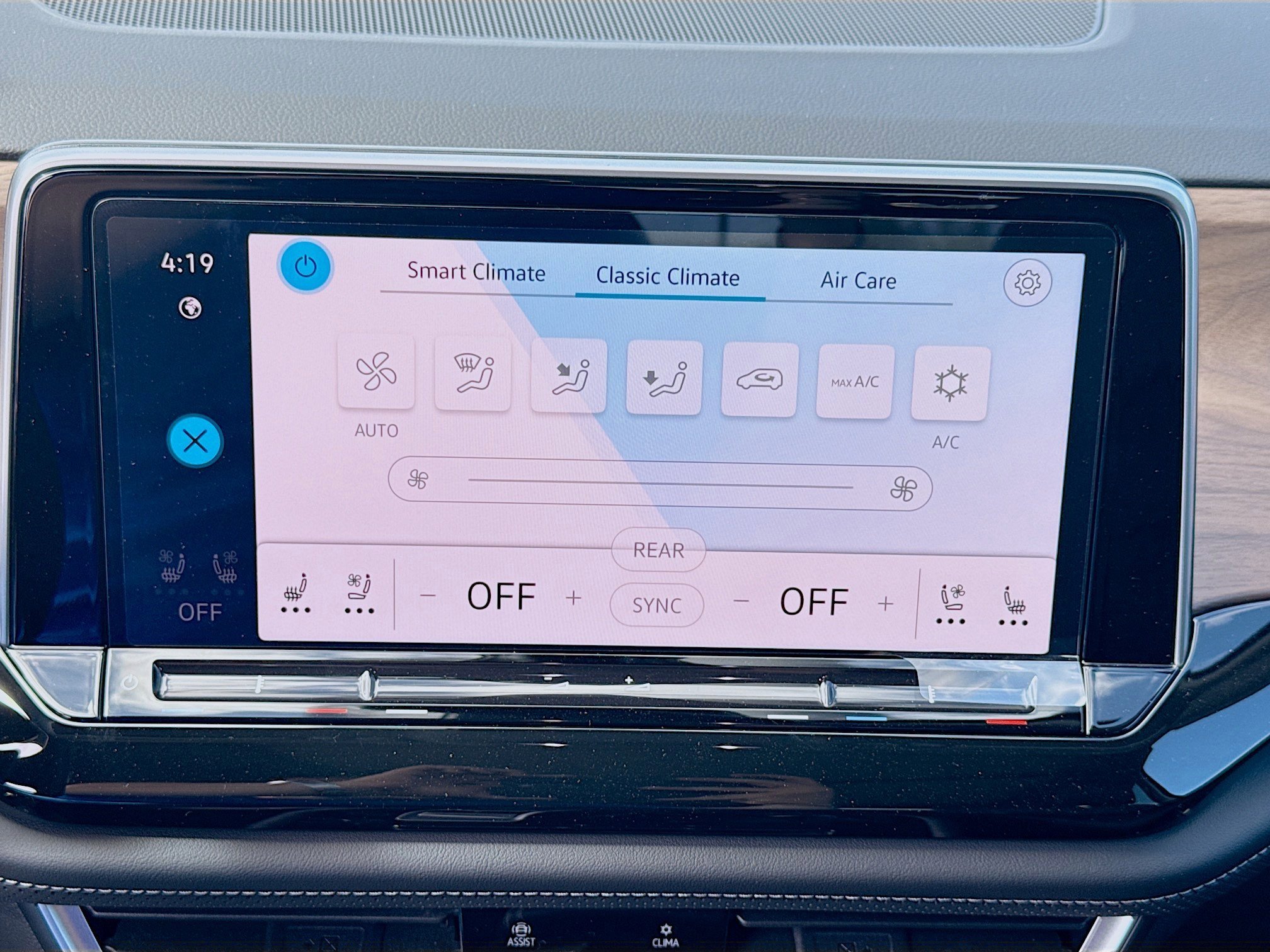 New 2026 Black Volkswagen 2.0T SE w/Technology image 14