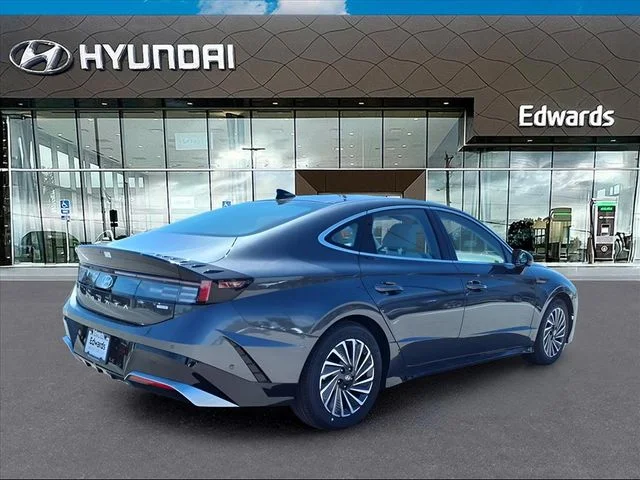 Used 2025 Gray Hyundai Limited image 7