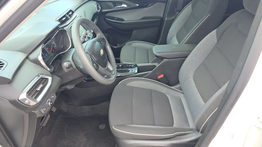 Used 2023 White Chevrolet LT image 15