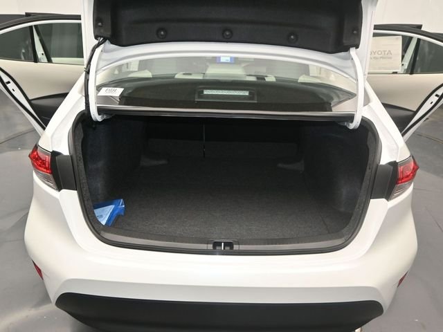 Used 2025 Wind Chill Pearl Toyota LE image 12