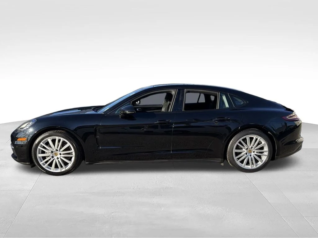 Used 2018 Black Porsche Base image 5