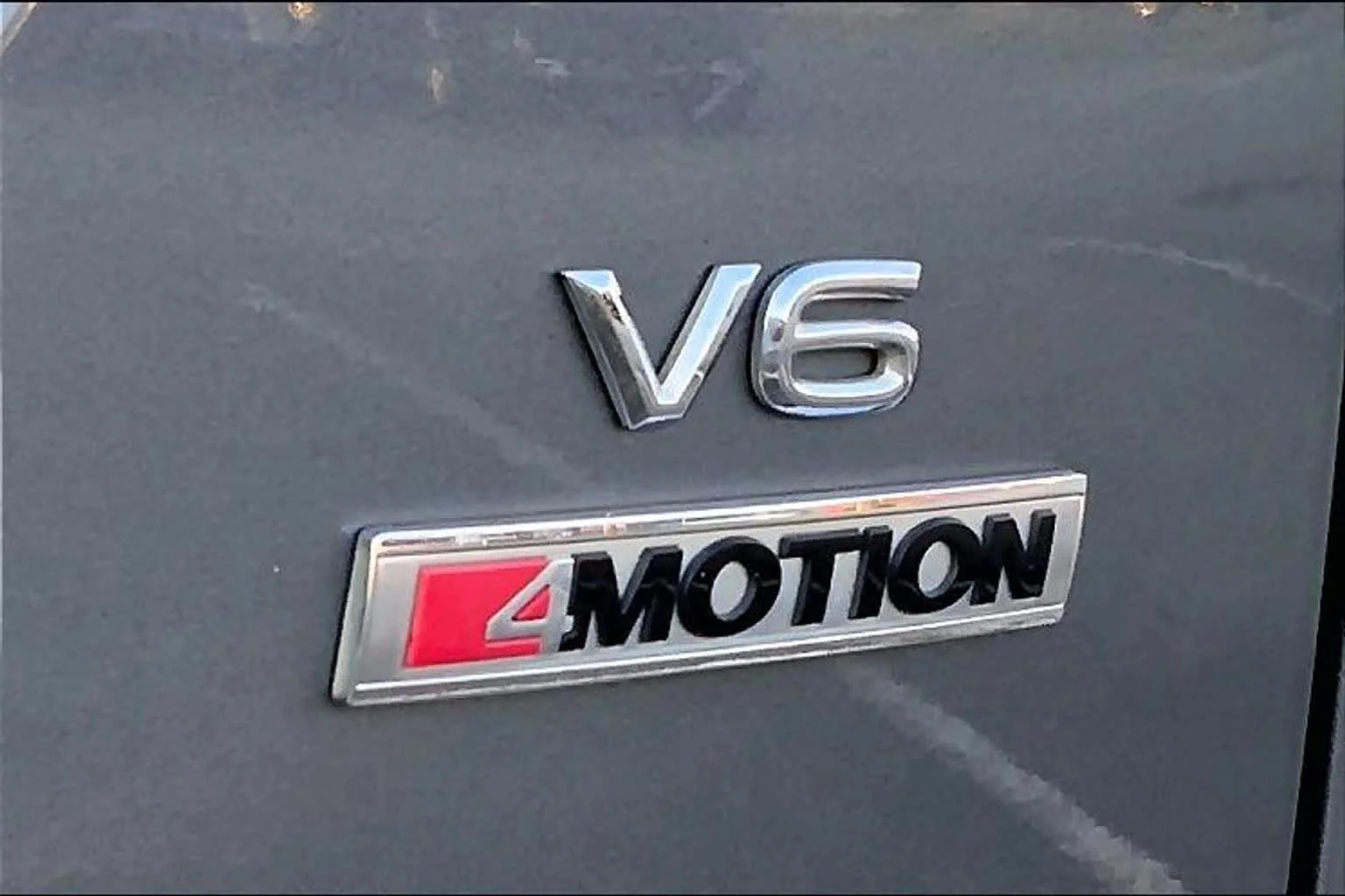 Used 2019 Platinum Gray Metallic Volkswagen 3.6L V6 SEL image 10
