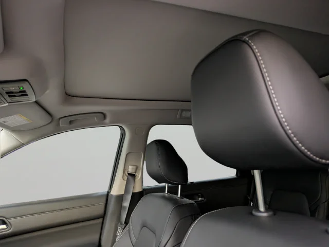 New 2026 Everest White Pearl TriCoat Nissan SL image 17