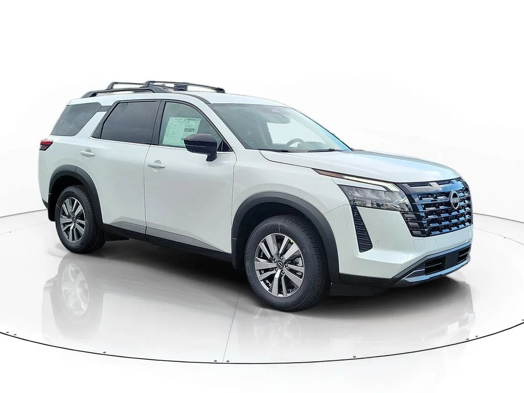 New 2026 White Nissan SL image 2