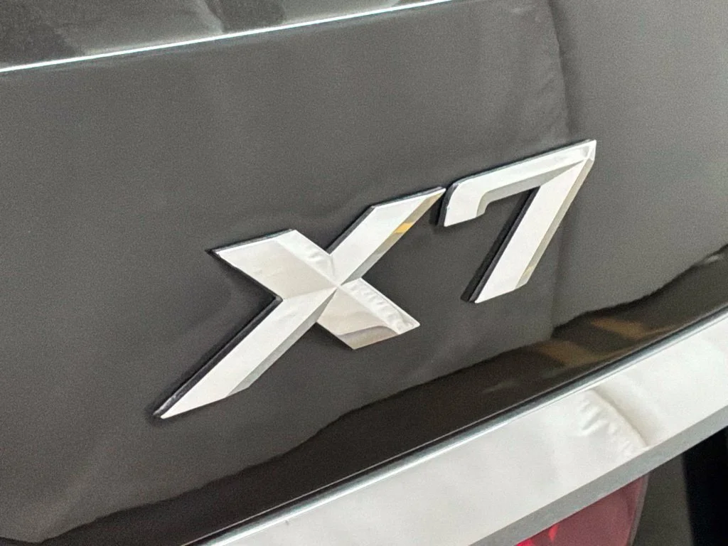 Used 2022 Jet Black BMW xDrive40i image 24