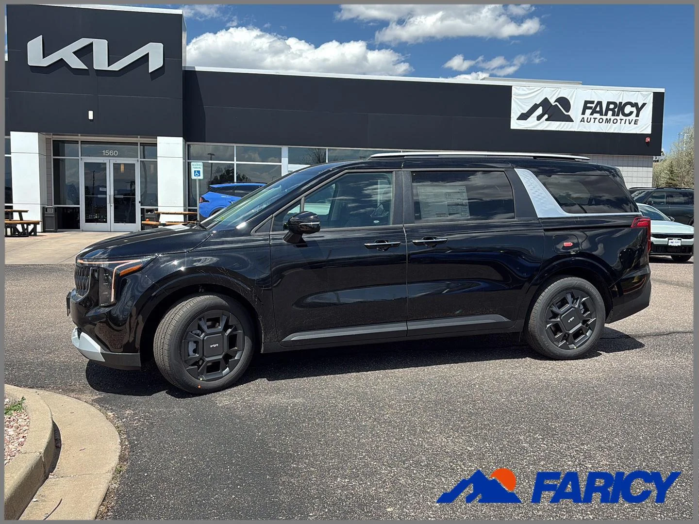 2026 Kia Sedona EX HEV's photo