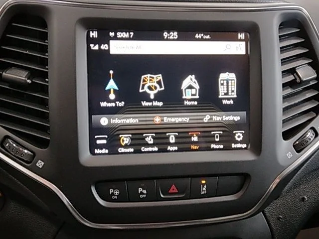 Used 2023 Black Jeep Altitude image 15
