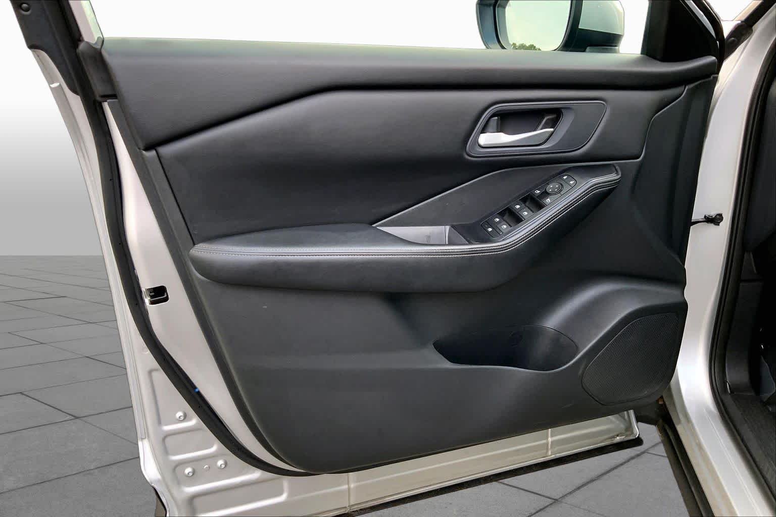 Used 2024 Brilliant Silver Metallic Nissan SV image 19