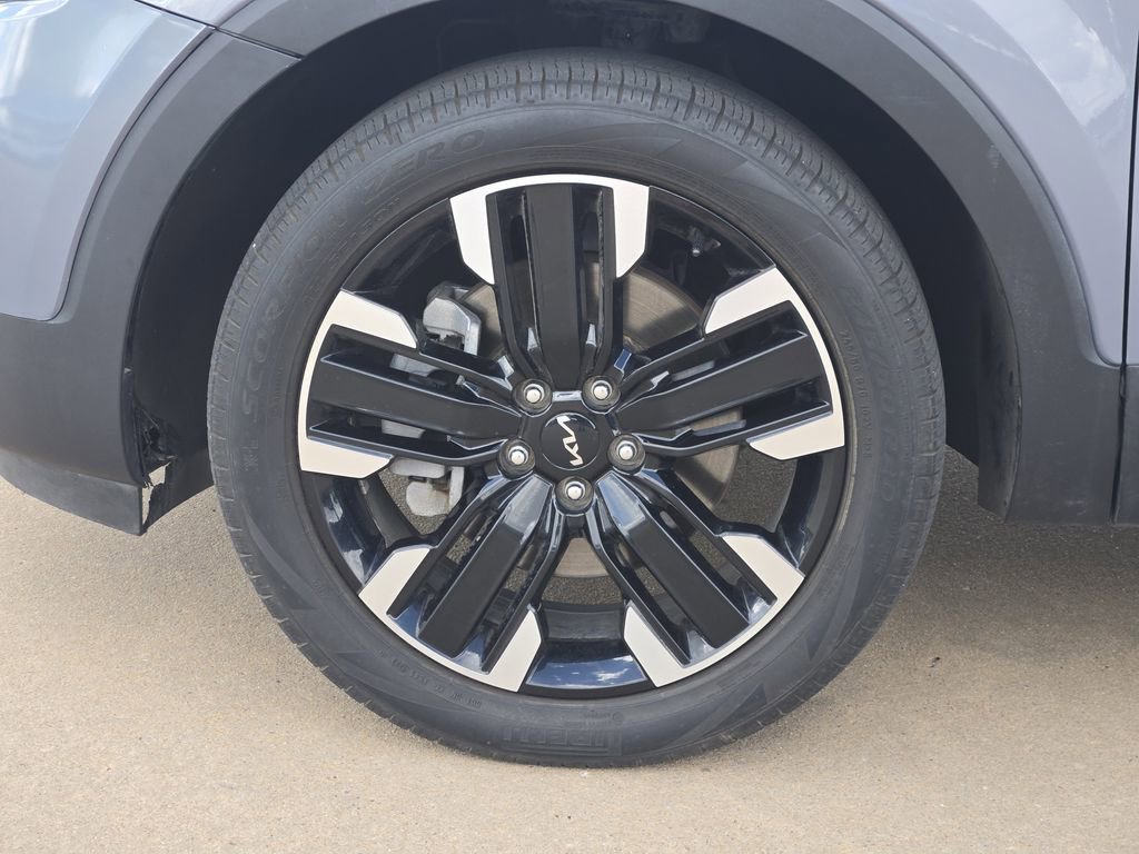 Used 2024 Silver Kia SX image 29