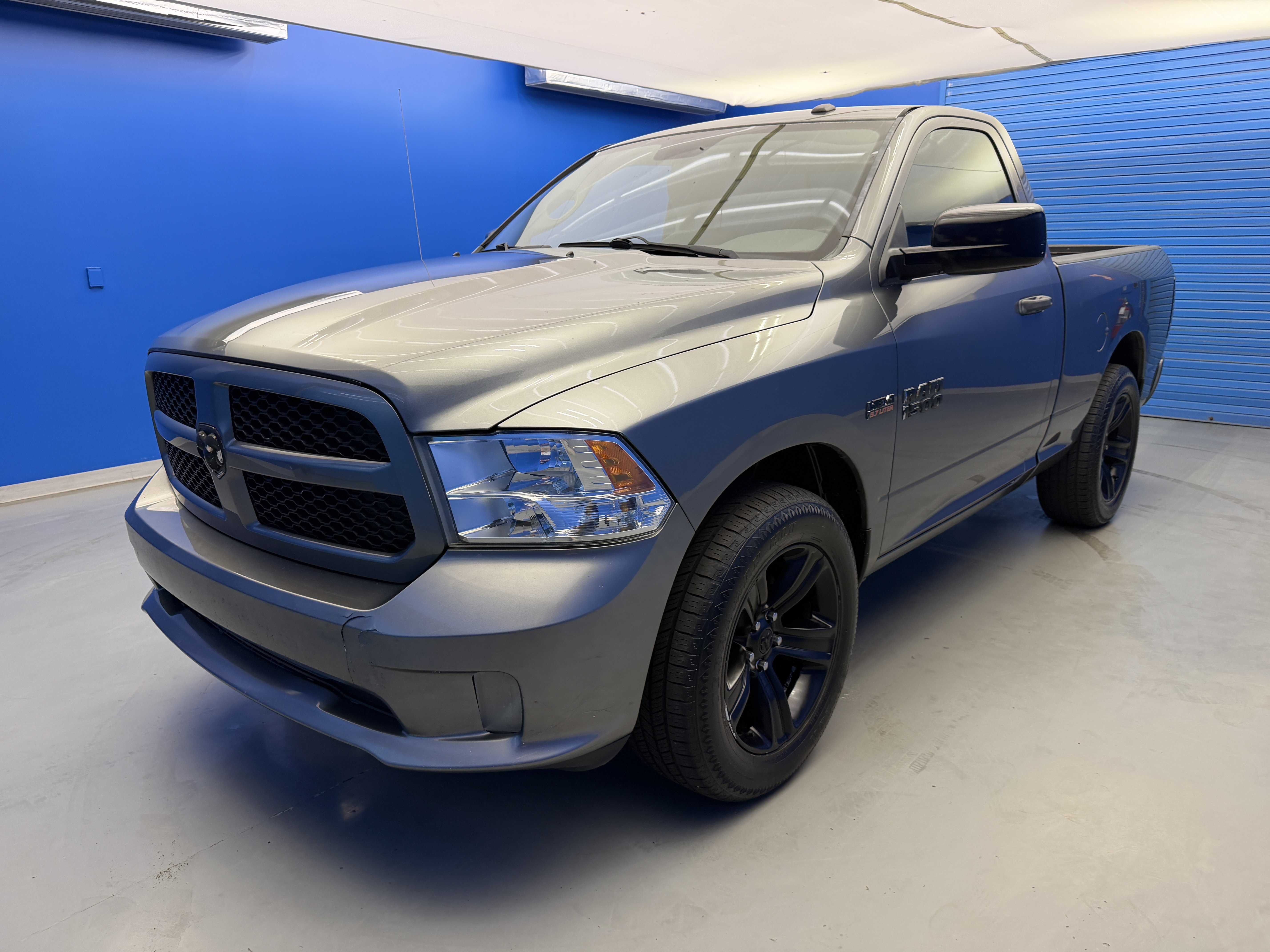 Used 2013 Mineral Gray Metallic Ram Tradesman image 4