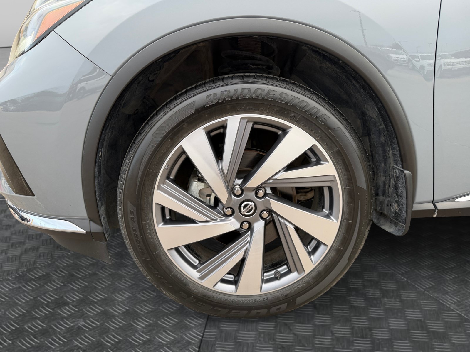 Used 2021 Boulder Gray Nissan SL image 9
