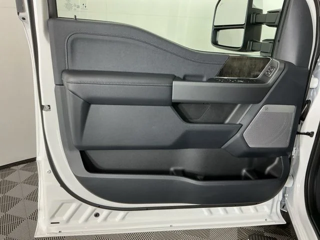 New 2026 Star White Metallic Tri-Coat Ford Lariat image 15