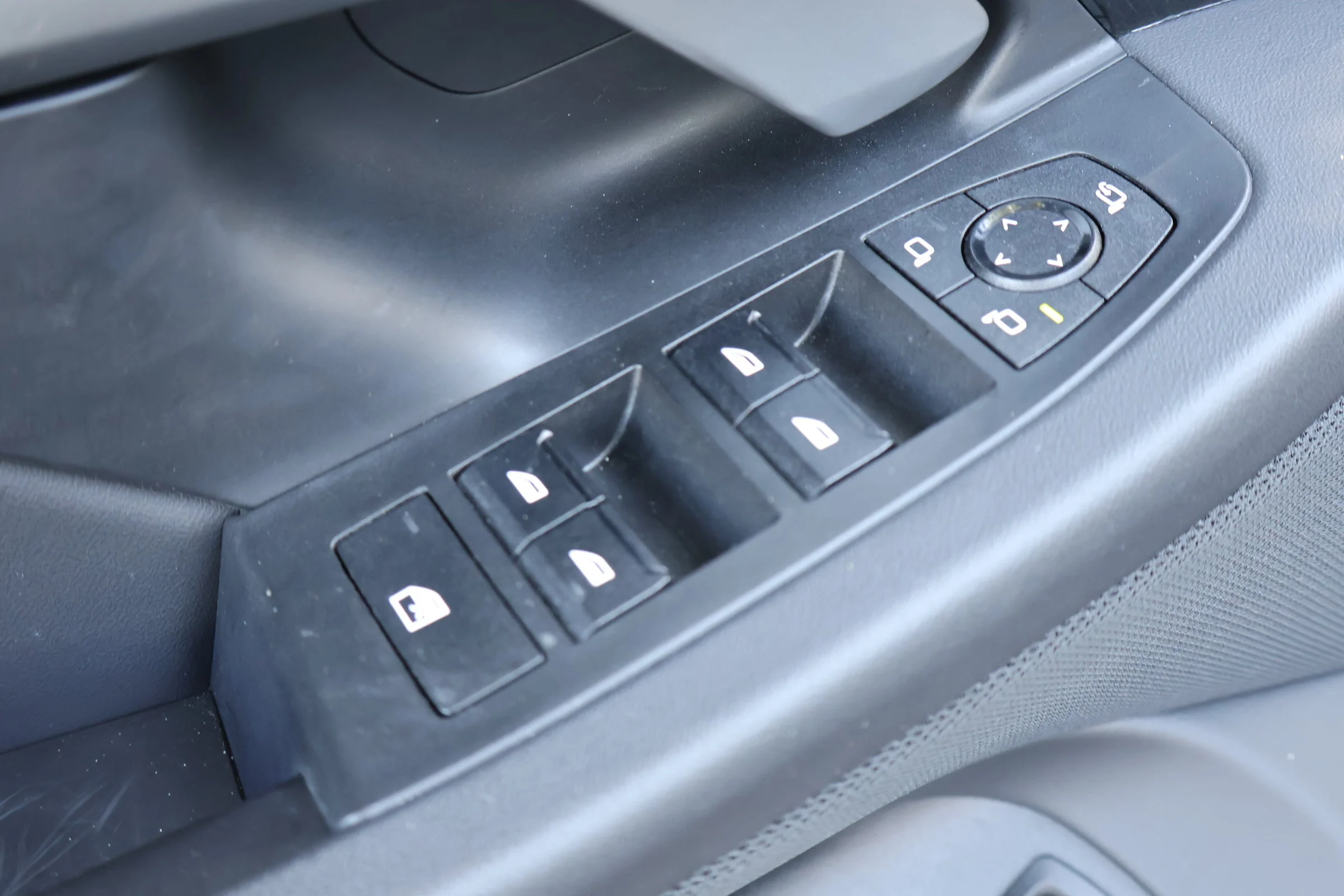 Used 2025 Dark Graphite Metallic BMW 530i image 16